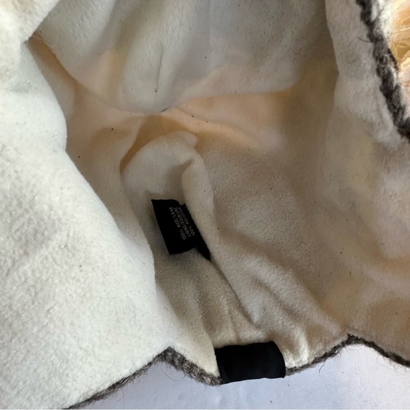 Everest Designs of Nepal Wool w Ear Flaps Hat - Picture 6 of 10